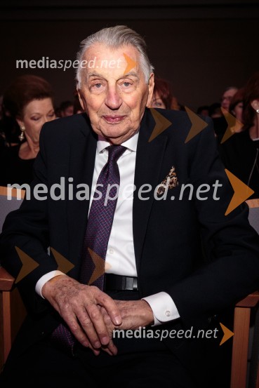  Demeter  Bitenc, igralecŽenska leta 2016 je ginekologinja Eva Macun