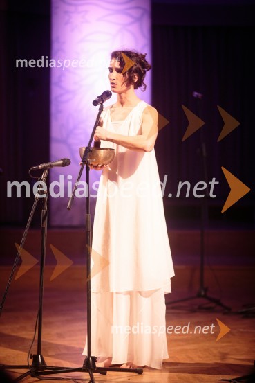  Alja Petrič, glasbenica, umetnicaŽenska leta 2016 je ginekologinja Eva Macun