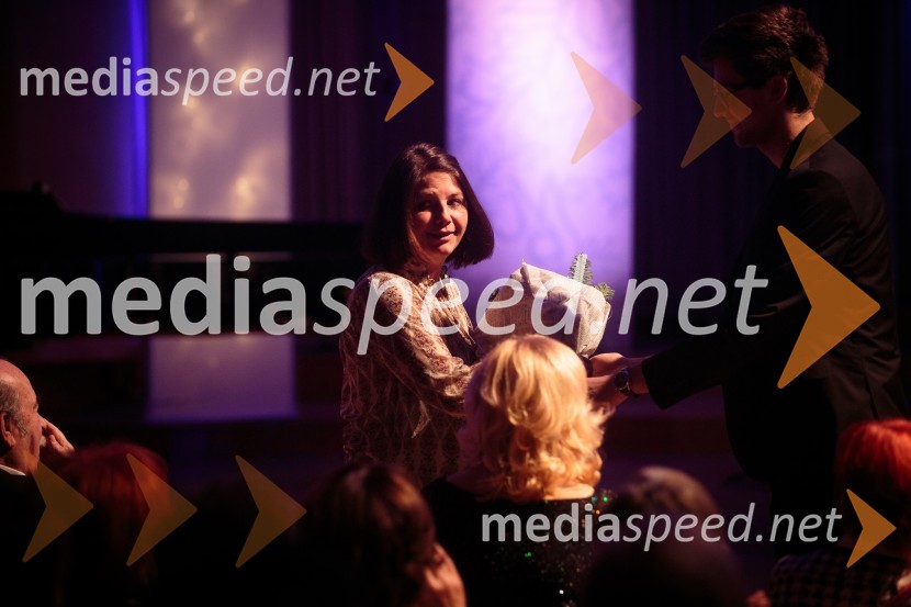  Eva Macun, predstojnica ginekološko-porodniške službe v Splošni bolnišnici Jesenice, Ženska leta 2016 Ženska leta 2016 je ginekologinja Eva Macun