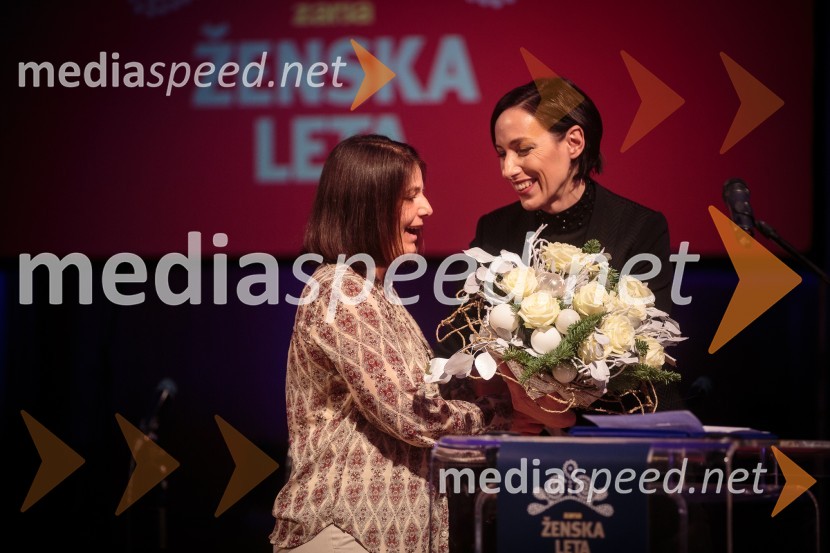  Eva Macun, predstojnica ginekološko-porodniške službe v Splošni bolnišnici Jesenice, Ženska leta 2016 ;  Melita Berzelak, odgovorna urednica revije ZarjaŽenska leta 2016 je ginekologinja Eva Macun