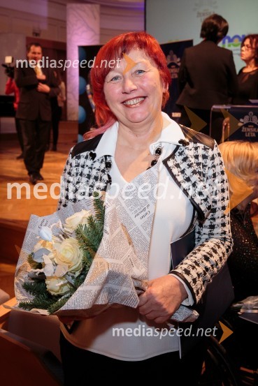  Božena Kolman Finžgar, ravnateljica knjižnice Antona Tomaža Linharta Radovljica Ženska leta 2016 je ginekologinja Eva Macun