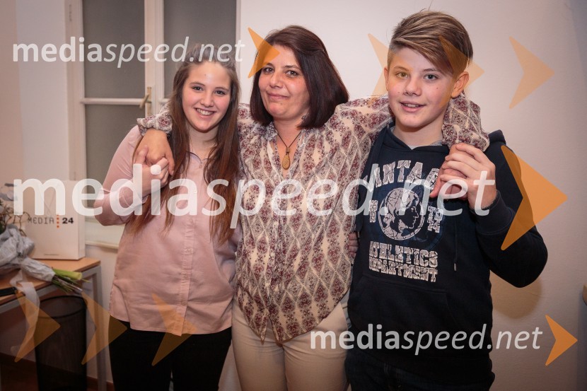  ... ;  Eva Macun, predstojnica ginekološko-porodniške službe v Splošni bolnišnici Jesenice, Ženska leta 2016 ;  ... Ženska leta 2016 je ginekologinja Eva Macun