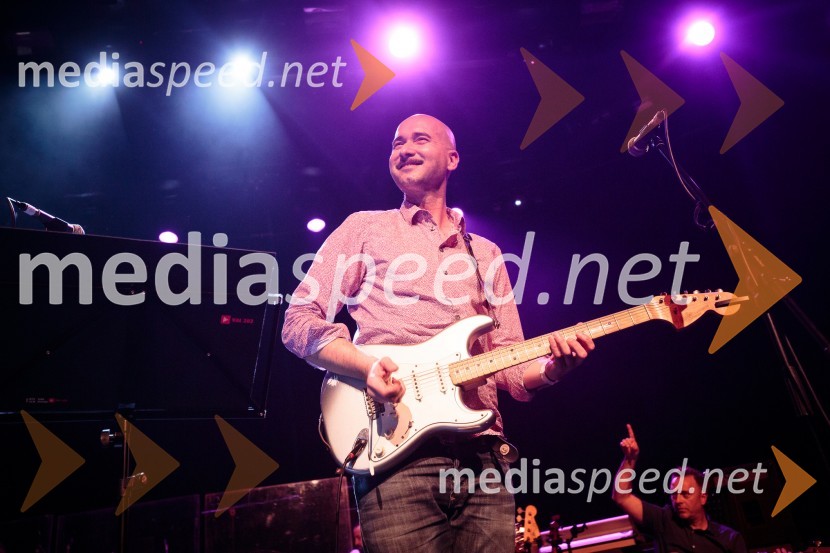  Robi Pikl, skupina ManoucheIzštekanih 10, Sounds of Slovenia