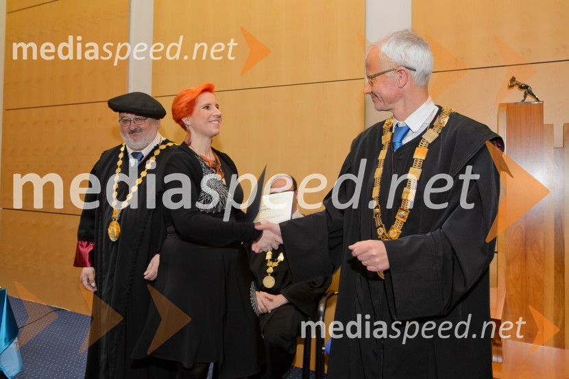 prof. dr. Igor Tičar, rektor, Univerza v Mariboru; dr. Tina Špegelj, Fakulteta za gradbeništvo, prometno inženirstvo in arhitekturo;  prof. dr. Miroslav  Premrov, Fakulteta za gradbeništvo, prometno inženirstvo in arhitekturo, Univerza v MariboruPromocija doktorjev znanosti na UM, december 2016