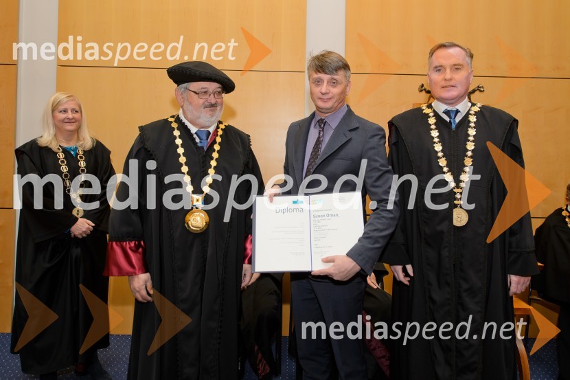 prof. dr. Igor Tičar, rektor, Univerza v Mariboru; dr. Simon Oman, Fakulteta za logistiko; izr. prof. dr. Bojan Rosi, dekan, Fakulteta za logistiko, Univerza v MariboruPromocija doktorjev znanosti na UM, december 2016