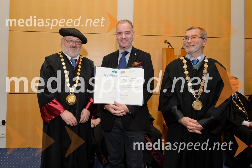 prof. dr. Igor Tičar, rektor, Univerza v Mariboru; dr. Bojan Ilija Schnabl, Filozofska fakulteta; prof. dr. Božidar Kante, dekan, Filozofska fakulteta, Univerza v MariboruPromocija doktorjev znanosti na UM, december 2016