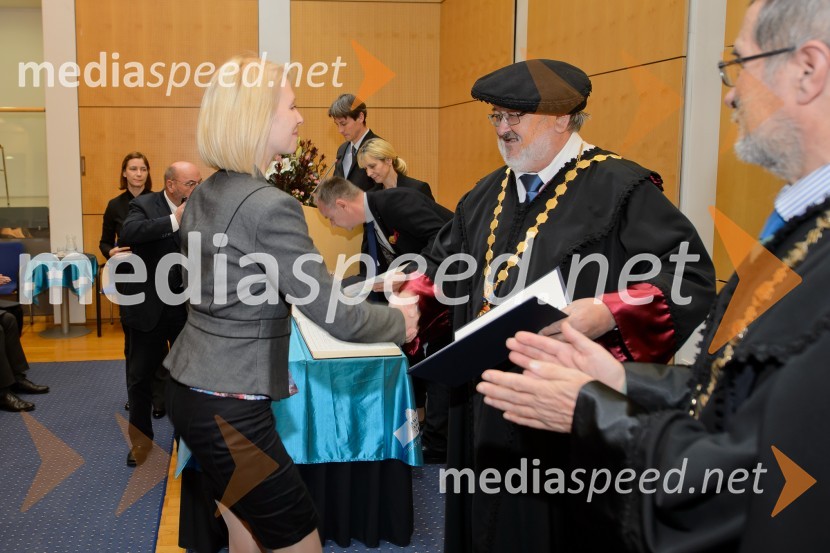 dr. Danijela Rus, Filozofska fakulteta; prof. dr. Igor Tičar, rektor, Univerza v MariboruPromocija doktorjev znanosti na UM, december 2016