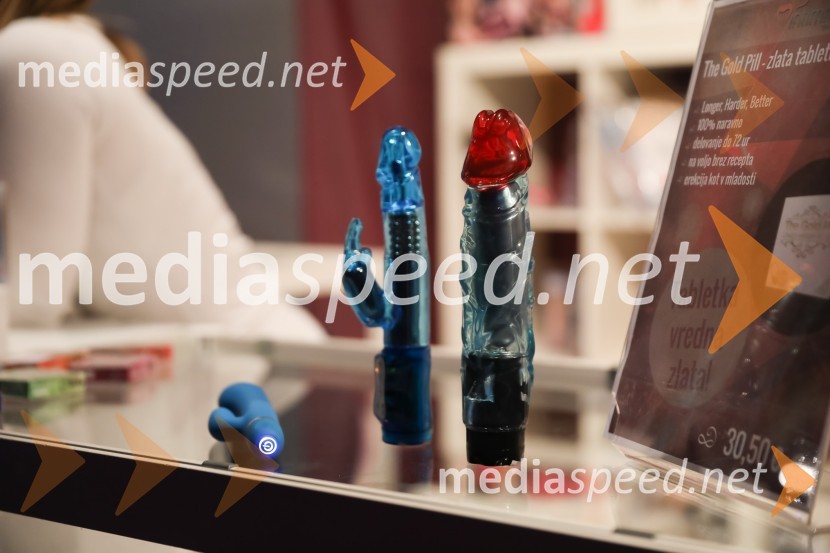 9. mednarodni erotični sejem sLOVErotika, Ogled fotografij ni priporočljiv za mlajše od 18 let!