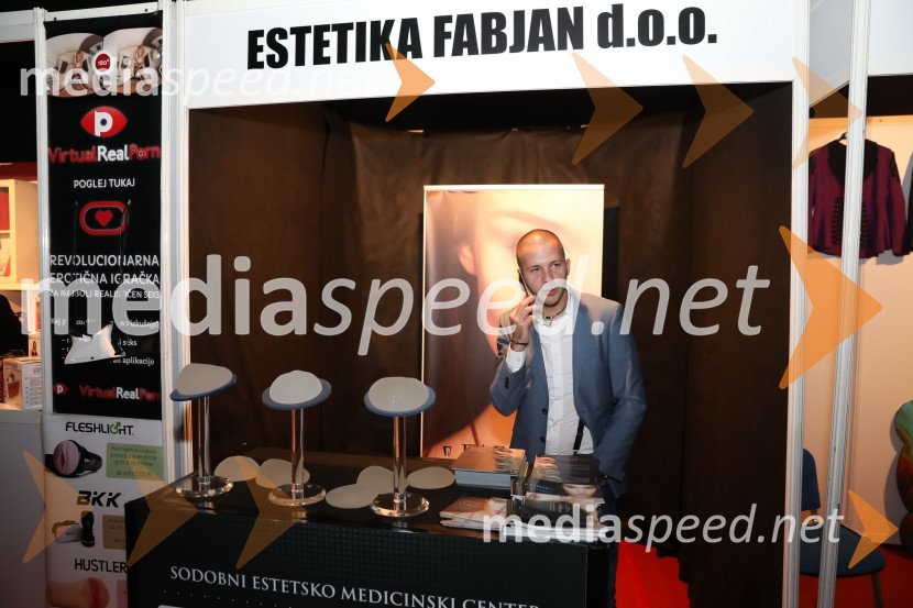 9. mednarodni erotični sejem sLOVErotika, Ogled fotografij ni priporočljiv za mlajše od 18 let!