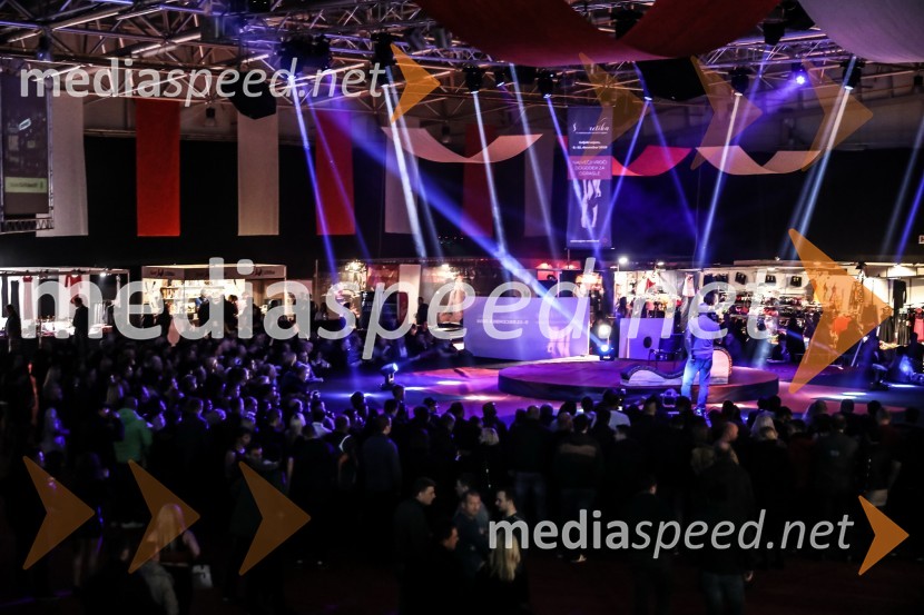 9. mednarodni erotični sejem sLOVErotika, Ogled fotografij ni priporočljiv za mlajše od 18 let!