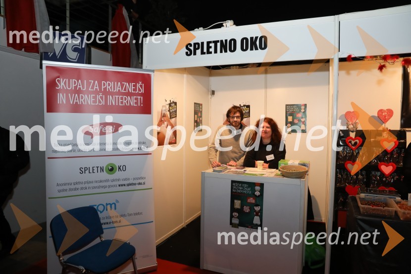 9. mednarodni erotični sejem sLOVErotika, Ogled fotografij ni priporočljiv za mlajše od 18 let!