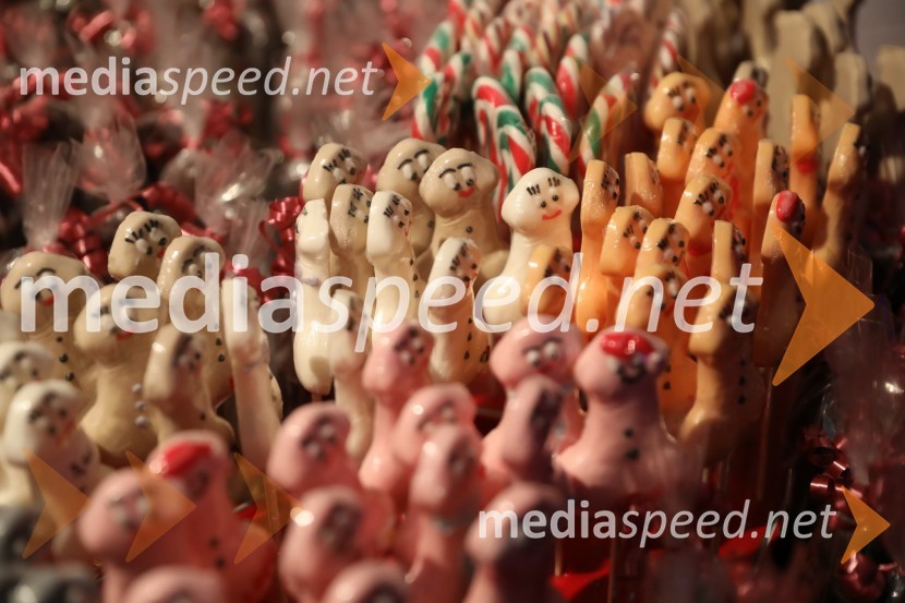 9. mednarodni erotični sejem sLOVErotika, Ogled fotografij ni priporočljiv za mlajše od 18 let!