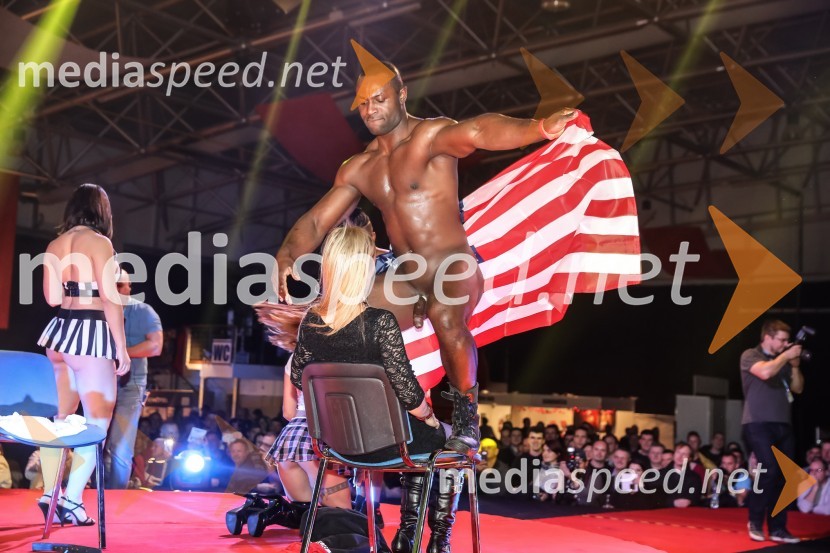 9. mednarodni erotični sejem sLOVErotika, Ogled fotografij ni priporočljiv za mlajše od 18 let!