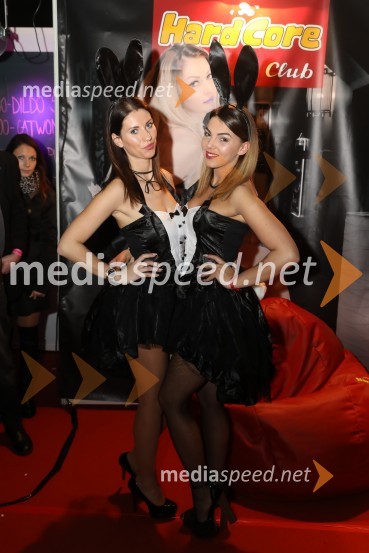 9. mednarodni erotični sejem sLOVErotika, Ogled fotografij ni priporočljiv za mlajše od 18 let!