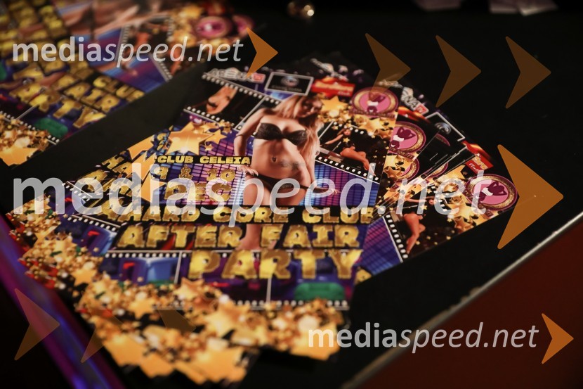 9. mednarodni erotični sejem sLOVErotika, Ogled fotografij ni priporočljiv za mlajše od 18 let!