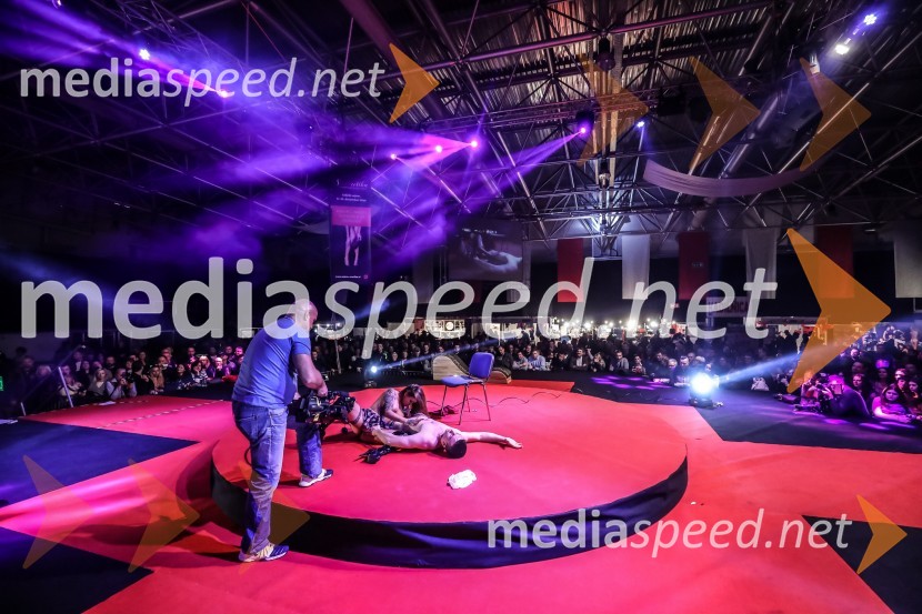 9. mednarodni erotični sejem sLOVErotika, Ogled fotografij ni priporočljiv za mlajše od 18 let!