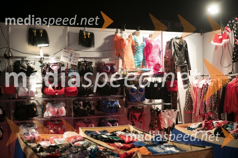 9. mednarodni erotični sejem sLOVErotika, Ogled fotografij ni priporočljiv za mlajše od 18 let!