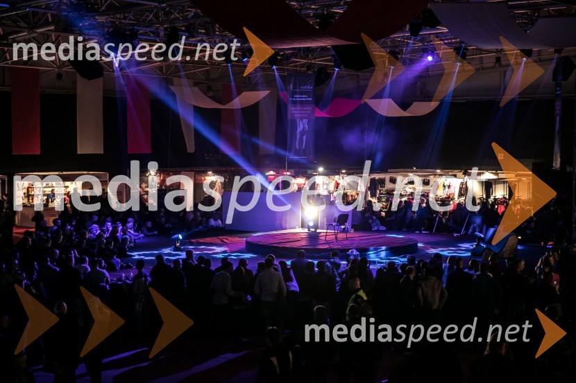 9. mednarodni erotični sejem sLOVErotika, Ogled fotografij ni priporočljiv za mlajše od 18 let!