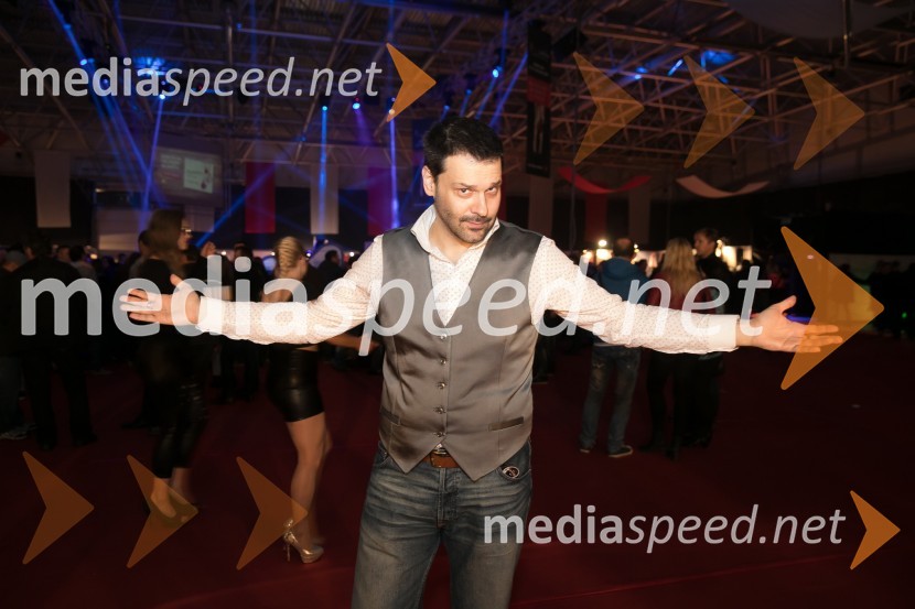 9. mednarodni erotični sejem sLOVErotika, Ogled fotografij ni priporočljiv za mlajše od 18 let!