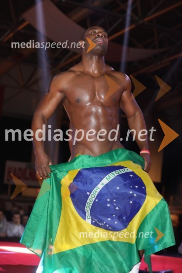 9. mednarodni erotični sejem sLOVErotika, Ogled fotografij ni priporočljiv za mlajše od 18 let!