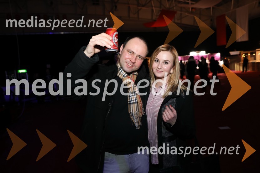 9. mednarodni erotični sejem sLOVErotika, Ogled fotografij ni priporočljiv za mlajše od 18 let!