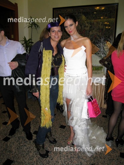 Simona Lampe, modna oblikovalka in Sabina Remar, Miss Universe Slovenije 2004Modna revija Maturantski in poročni utrinki 2008