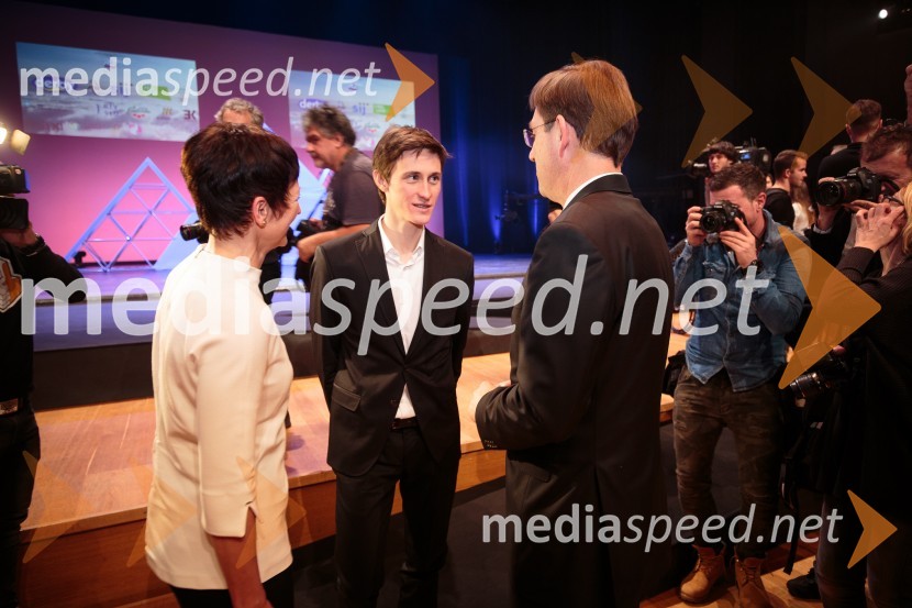 prof. dr. Maja Makovec Brenčič, ministrica za izobraževanje, znanost in šport;  Peter  Prevc, smučarski skakalec; prof. dr. Miro Cerar, predsednik vlade Republike SlovenijeŠportnik leta 2016