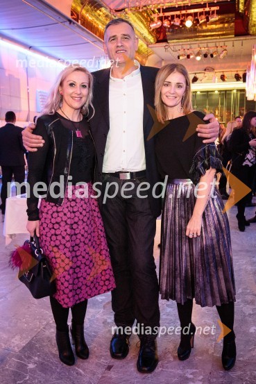  Klaudija Javornik, Združenje manager;  Slavko Kotnik, košarkarski agent;  Katja MarušičŠportnik leta 2016