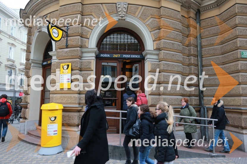 Samopostrežna poslovalnica Pošte SlovenijeOtvoritev prve samopostrežne pošte 24/7