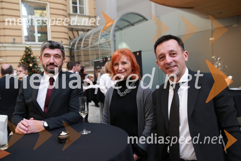  Aleksander Batič, izvršni direktor NKBM za področje poslovne mreže;  ... ;  Vinko Filipič, član poslovodstva Pošte SlovenijeOtvoritev prve samopostrežne pošte 24/7