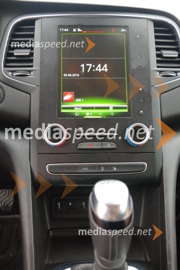 Renault Megane Bose Energy TCe 130, 22 centimetrski zaslon postavljen pokončnoRenault Megane Bose Energy TCe 130, mediaspeed test