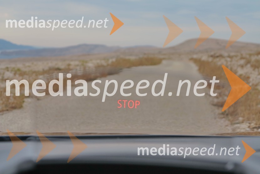 Renault Megane Bose Energy TCe 130, head-up zaslonRenault Megane Bose Energy TCe 130, mediaspeed test