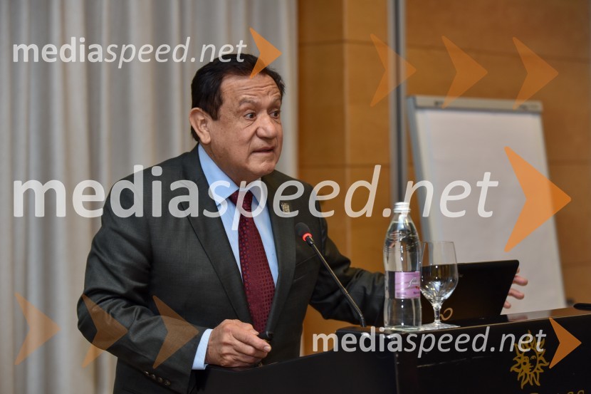 prof. dr.  Javier  Ruiz Aburto, dr.med.Simpozij srčnih kirurgov 2016