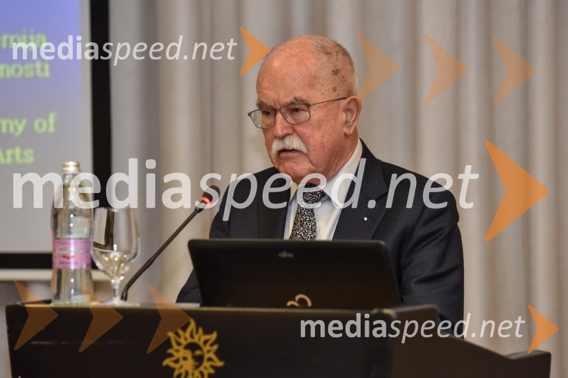 akad. prof. Boštjan  Žekš,  svetovalec predsednika RSSimpozij srčnih kirurgov 2016