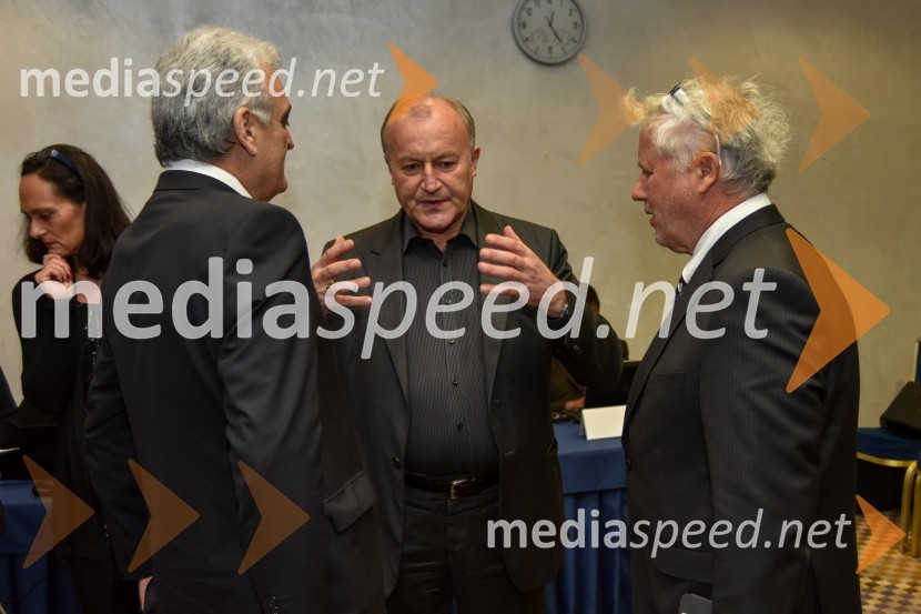 prof. dr.  Roberto Favaloro, dr.med.; akadem. prof.  Anton Jamnik, ljubljanski pomožni škof;  prim. dr. Janez Kirbiš, dr.med.Simpozij srčnih kirurgov 2016