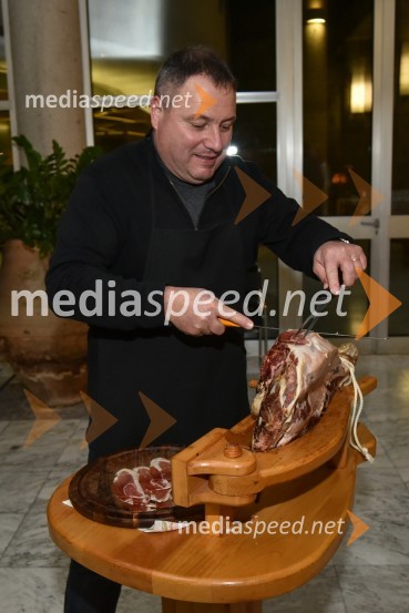 Koncertna mora, premiera predstave