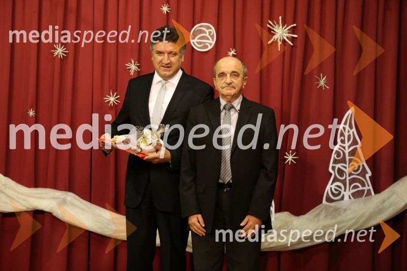  Sandi Štefan Flisar, direktor območne enote Zavarovalnica Triglav Murska Sobota;  Drago  Vogrinčič, župan občine CankovePredaja donacije Zavarovalnice Triglav občini Cankova