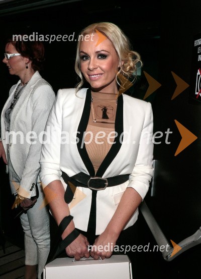  Špela Grošelj, pevkaŠpela Grošelj praznuje svoj 32. rojstni dan