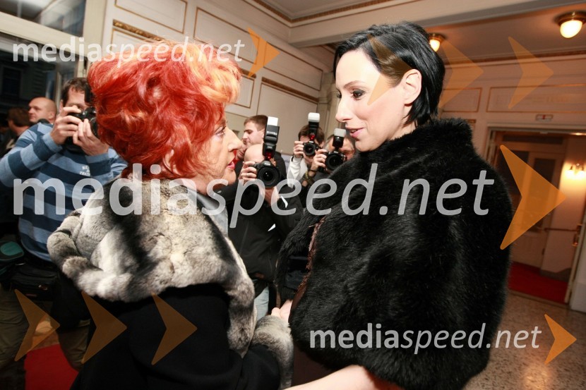 Bernarda Jeklin, nekdanja urednica revije Jana in Melita Berzelak, glavna in odgovorna urednica revije JanaSlovenka leta 2007