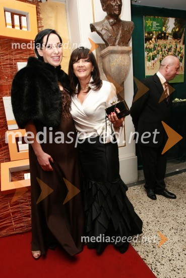 Melita Berzelak, glavna in odgovorna urednica revije Jana in Metka Zorc, kardiologinja in Slovenka leta 2006Slovenka leta 2007