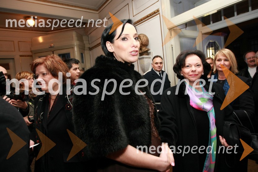 Melita Berzelak, glavna in odgovorna urednica revije Jana in Barbara Miklič Türk, soproga predsednika Republike SlovenijeSlovenka leta 2007