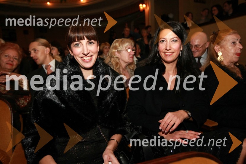 Gordana Sredojević – Goga, glavna in odgovorna urednica revij Obrazi, Eva, Lepa in zdrava in Smrklja in Petra Kancler, novinarkaSlovenka leta 2007