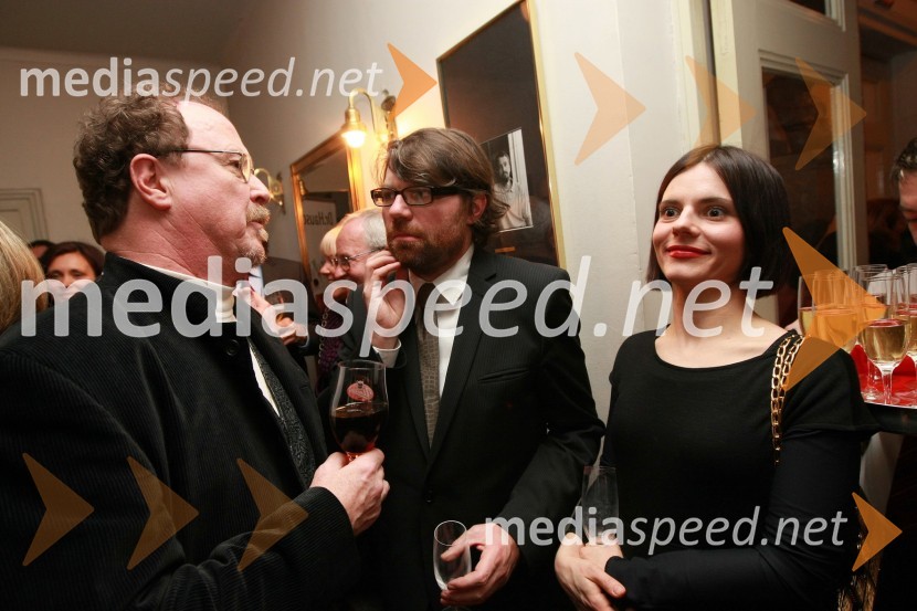 Tomaž Domicelj, pevec in Luka Novak, direktor založbe Vale Novak z ženo Valentino Smej NovakSlovenka leta 2007