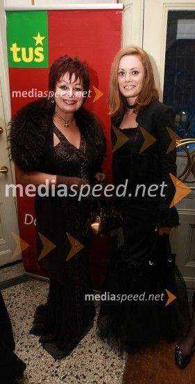 Zdenka Kahne, lastnica in direktorica kozmetike Kahne s hčerko NinoSlovenka leta 2007