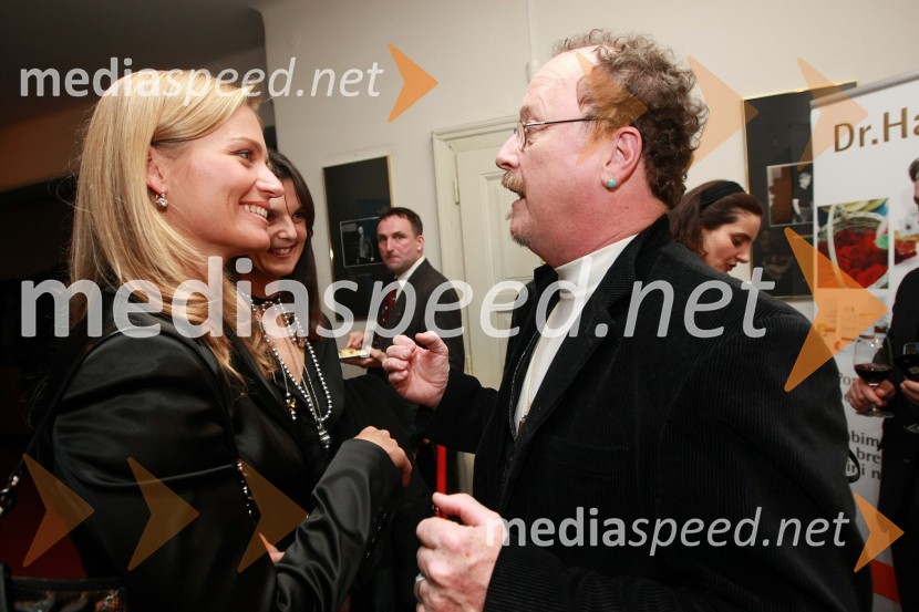 Katarina Kresal, predsednica LDS in Tomaž Domicelj, pevecSlovenka leta 2007