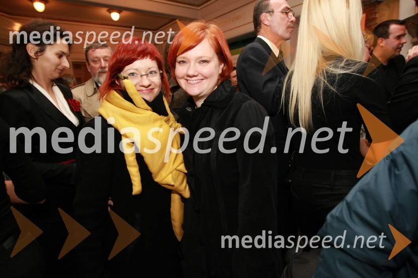 Zala Fras in Anja Hren, stiki z javnostjo Delo RevijeSlovenka leta 2007