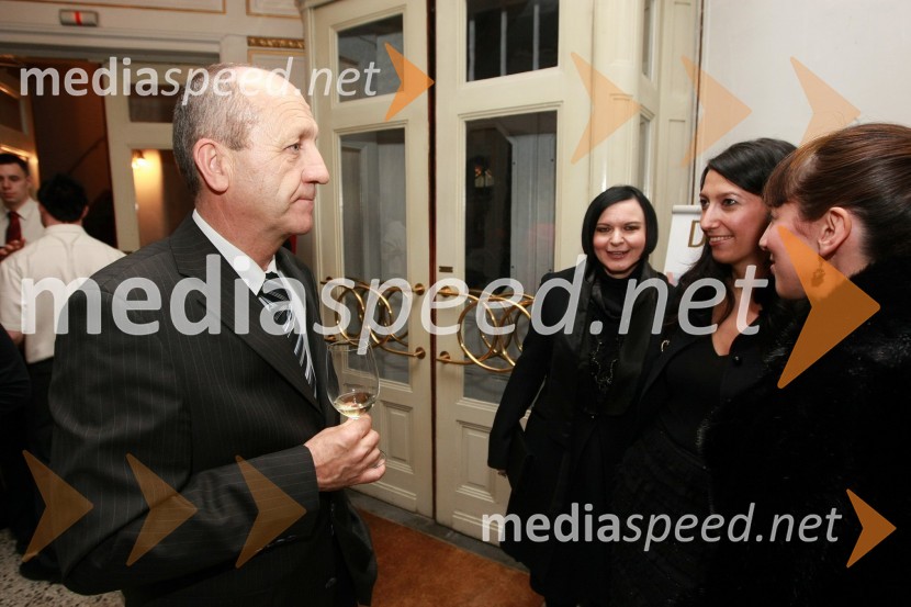 Branko Pavlin, predsednik uprave časopisne družbe Dnevnik, Jožica Brodarič, modna ikona, Petra Kancler, novinarka in Gordana Sredojević – Goga, glavna in odgovorna urednica revij Obrazi, Eva, Lepa in zdrava in SmrkljaSlovenka leta 2007