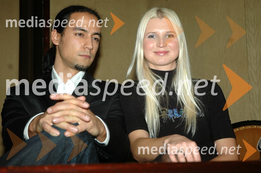 Akira Hasegawa, TV voditelj in Ana Bešter, TV voditeljicaSlovenka leta 2007