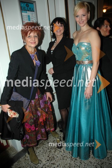 Majda Širca, poslanka, Miša Molk in Anja Križnik Tomažin, voditeljicaSlovenka leta 2007