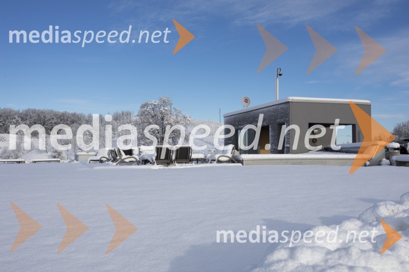 Hiša vina DopplerObisk nagrajencev Slovenskih novic pri PUBEC vinarjih Hiša vina Doppler in Vino Mulec